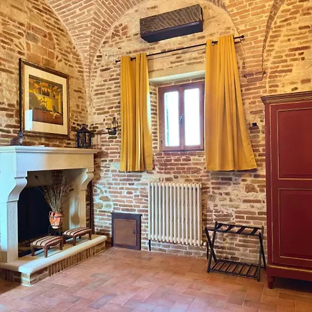 La Torre Del Cappellaio Couette-café Fabriano