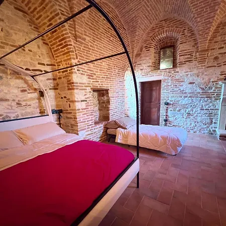 Couette-café La Torre Del Cappellaio 3*