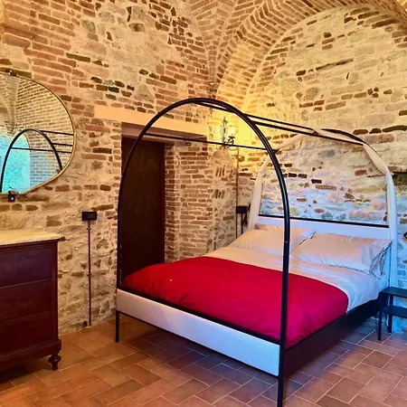 La Torre Del Cappellaio Couette-café Fabriano