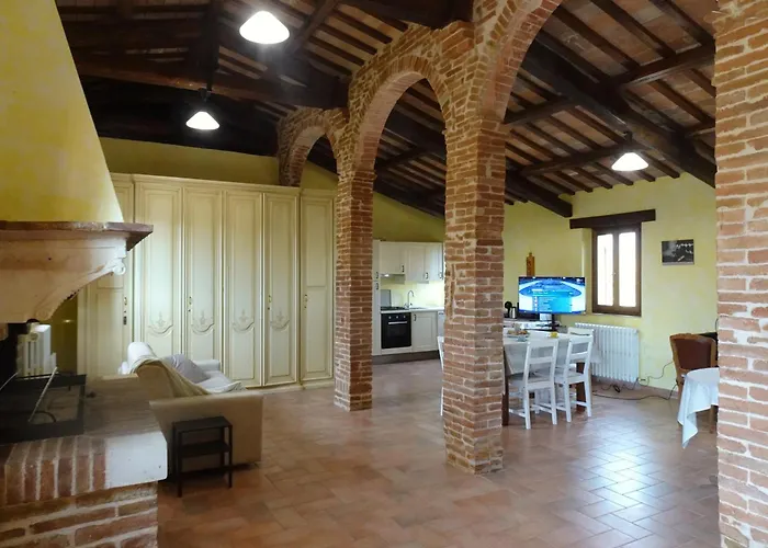 La Torre Del Cappellaio Bed & Breakfast 3*